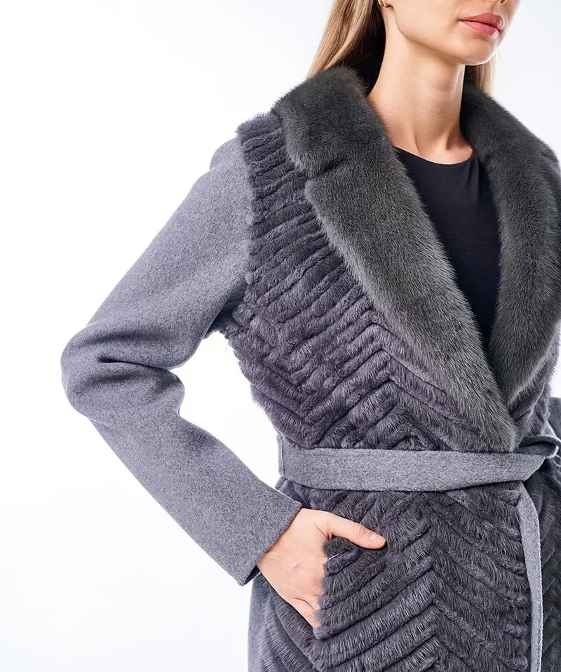 Manteau en laine vierge avec garniture en fourrure de vison véritable et fourrure de rex