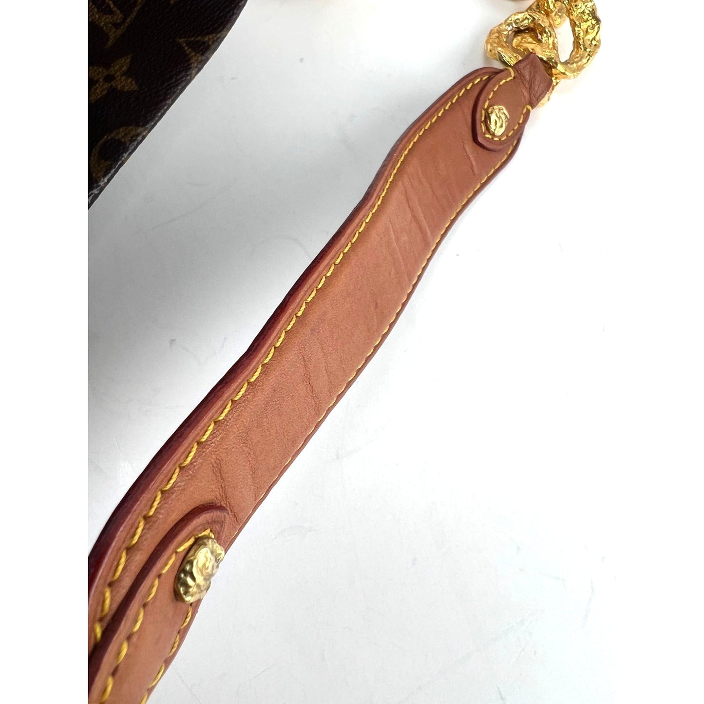 Louis Vuitton Dentelle Fersen Gold Monogram Tote Bag Édition Limitée