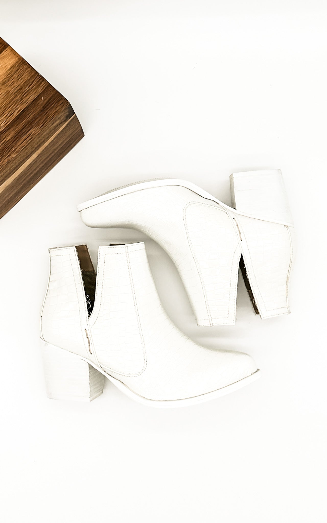 Bottines Tarim en croco blanc