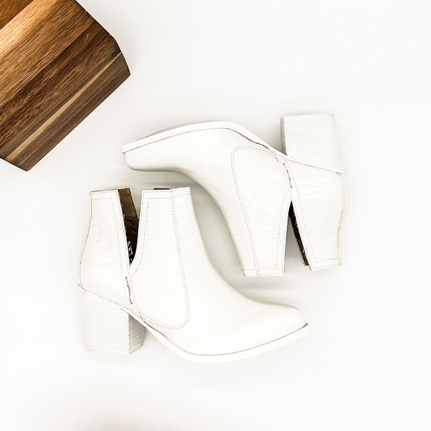 Bottines Tarim en croco blanc